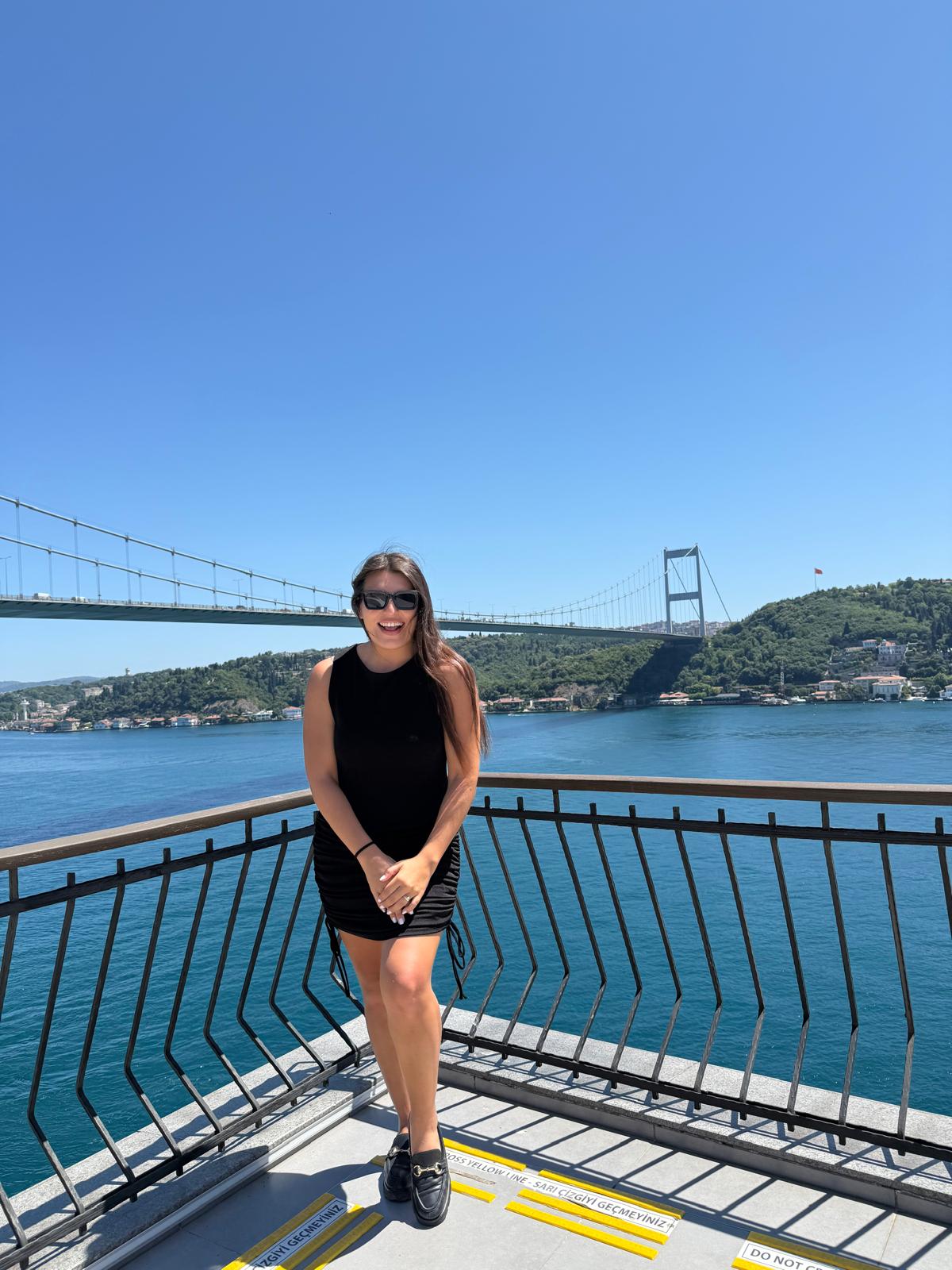 Beyza bij de Bosphorus in Istanbul